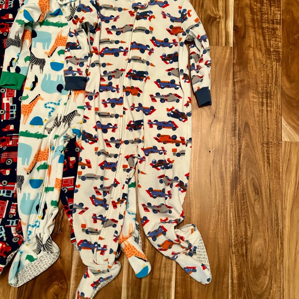 Carter’s fleece boys pajamas 24 months - Picture 8 of 8